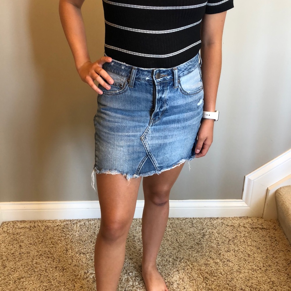 American Eagle Outfitters button-fly jean skirt - Picture 2 of 6